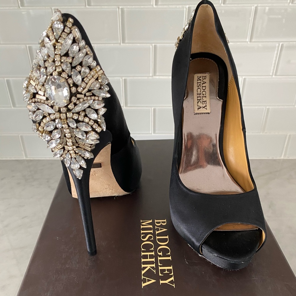 Badgley Mischka “Kiara”